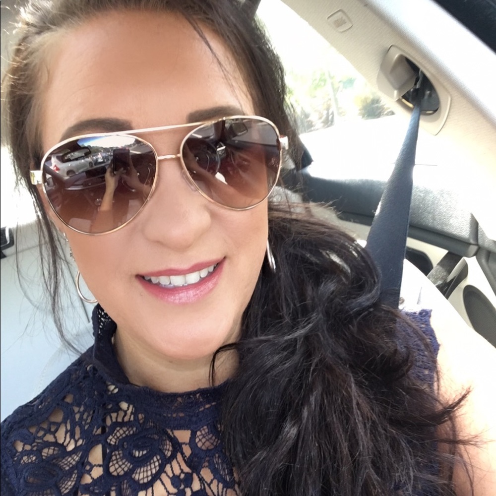 Meet your Posher, Andrea